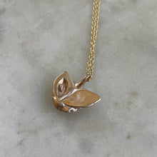 Load image into Gallery viewer, Camellia Flower Necklace