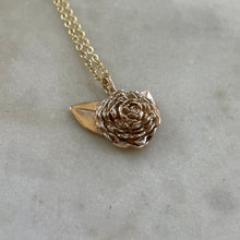 Load image into Gallery viewer, Camellia Flower Necklace
